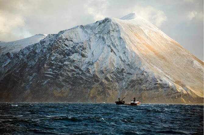 Как добывают крабов и рыбу в Беринговом море